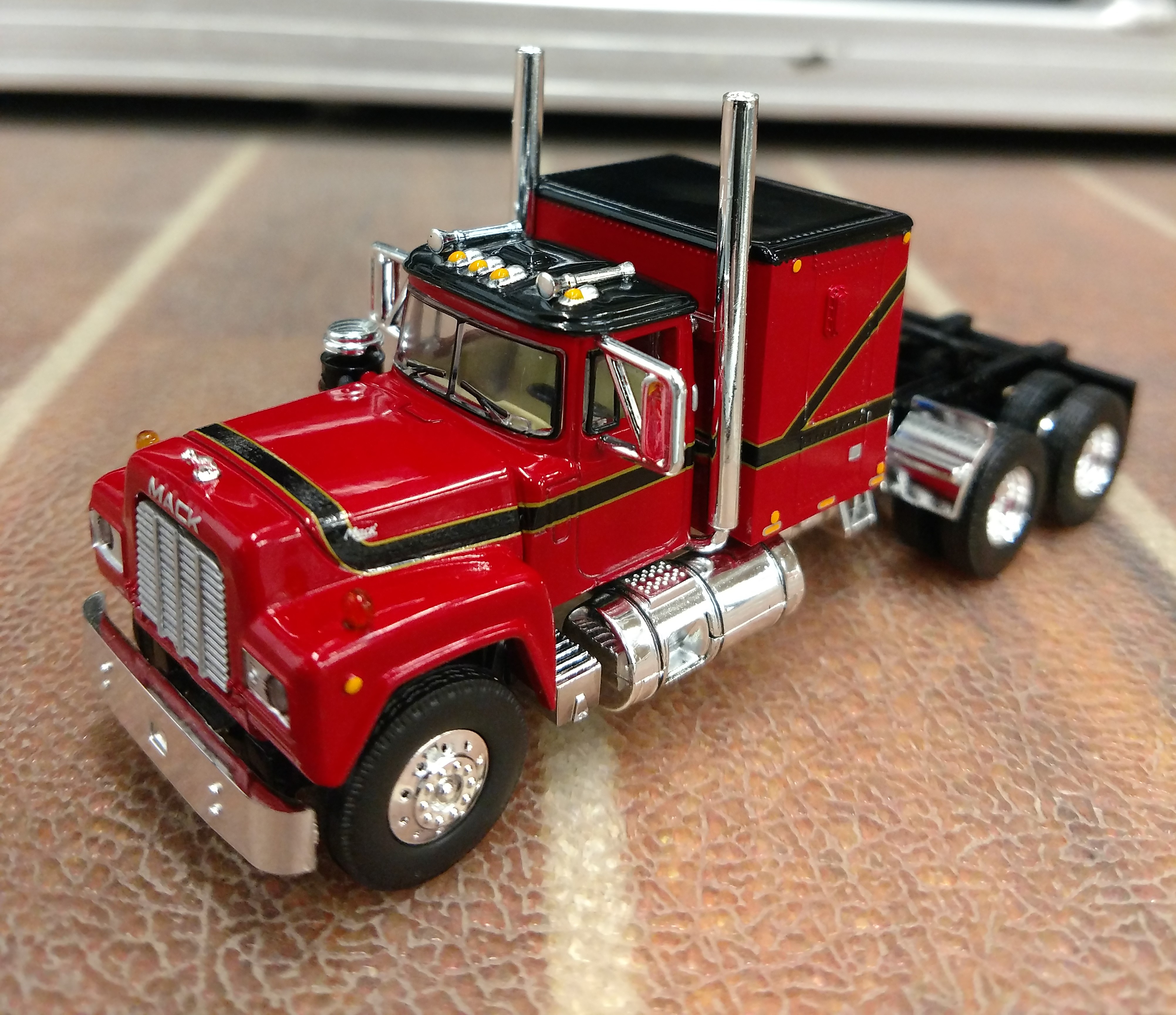 First Gear 600409 Mack R Model Truckin' Little